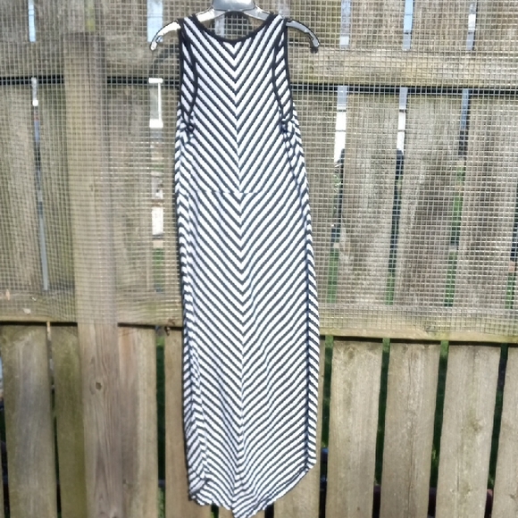 Ninety Black and White Striped Dress - Picture 5 of 6